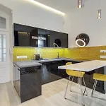 Апартаменты Luxury By Hi5 -andrassy