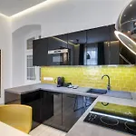 Luxury By Hi5 -andrassy Апартаменты