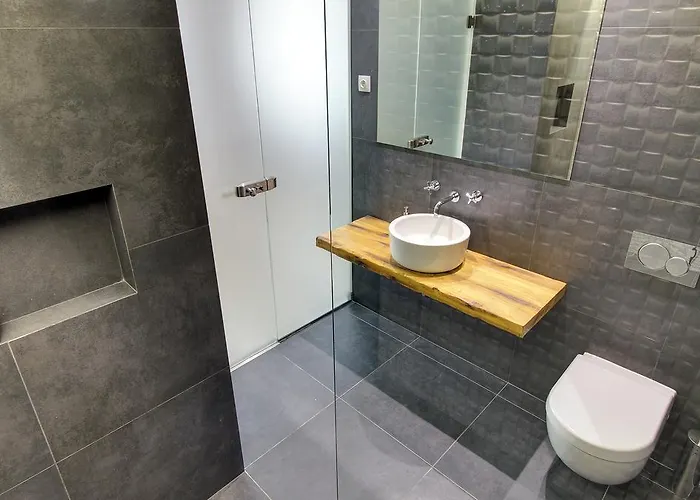 Luxury By Hi5 -andrassy Apartament *
