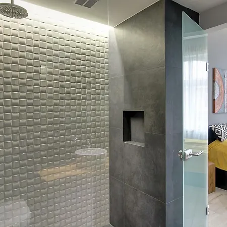 Luxury By Hi5 -andrassy