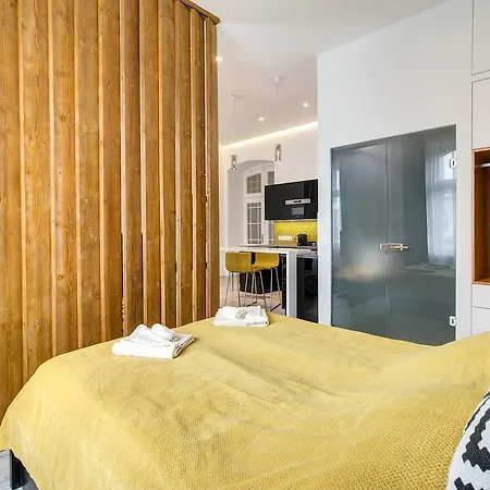 Luxury By Hi5 -andrassy * بودابست