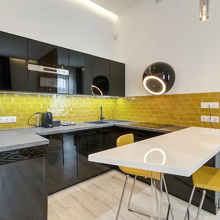 Luxury By Hi5 -andrassy * بودابست